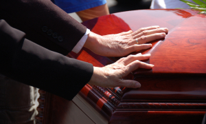 Hver syvende begravelse sker nu uden præst og salmer